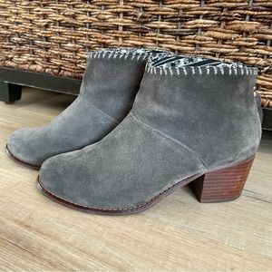 Grey Suede TOMS Leila Ankle Boots with Zipper Size 6